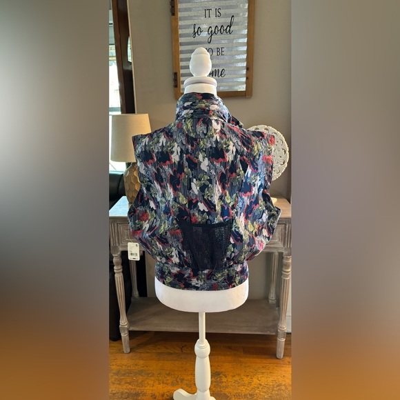 NWT FP Movement Off The Grid Printed Vest in Supernova Floral - Picture 6 of 15